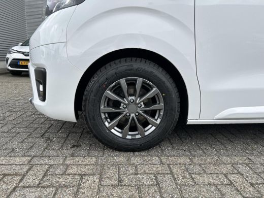 Toyota ProAce Worker 2.0 D-4D Professional Long DC ActivLease financial lease