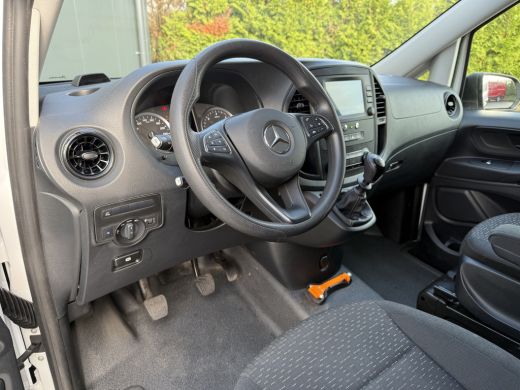 Mercedes Vito 116 CDI 164 PK / L2H1 / TREKHAAK / CAMERA / WERKVERKEER / ZWAAIBALK / ROLLSIGN / ACTIERAAM ActivLease financial lease
