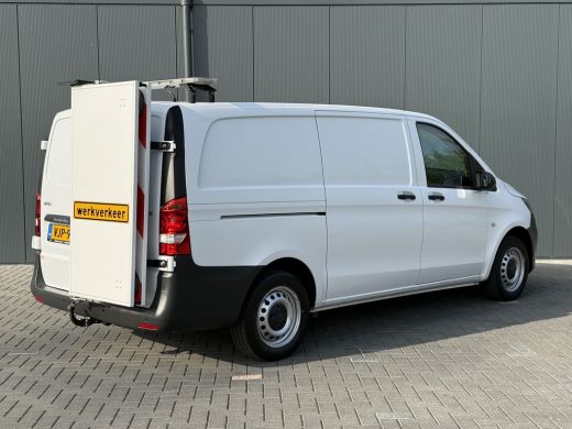 Mercedes Vito 116 CDI 164 PK / L2H1 / TREKHAAK / CAMERA / WERKVERKEER / ZWAAIBALK / ROLLSIGN / ACTIERAAM ActivLease financial lease