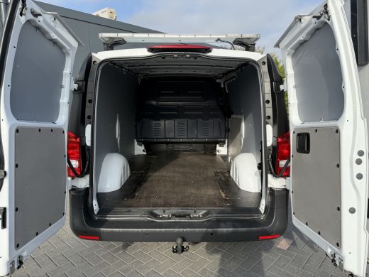 Mercedes Vito 116 CDI 164 PK / L2H1 / TREKHAAK / CAMERA / WERKVERKEER / ZWAAIBALK / ROLLSIGN / ACTIERAAM ActivLease financial lease