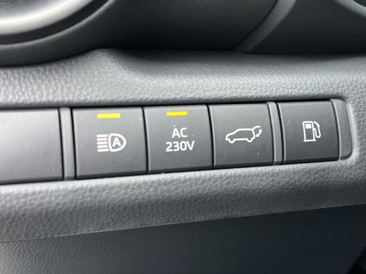 Toyota C-HR 2.0 Plug-in Hybrid 220 Première Edition | Demonstratievoertuig | Pearl White met zwart dak | ActivLease financial lease