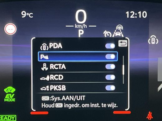 Toyota C-HR 2.0 Plug-in Hybrid 220 Première Edition | Demonstratievoertuig | Pearl White met zwart dak | ActivLease financial lease