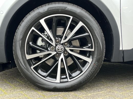 Toyota C-HR 2.0 Plug-in Hybrid 220 Première Edition | Demonstratievoertuig | Pearl White met zwart dak | ActivLease financial lease