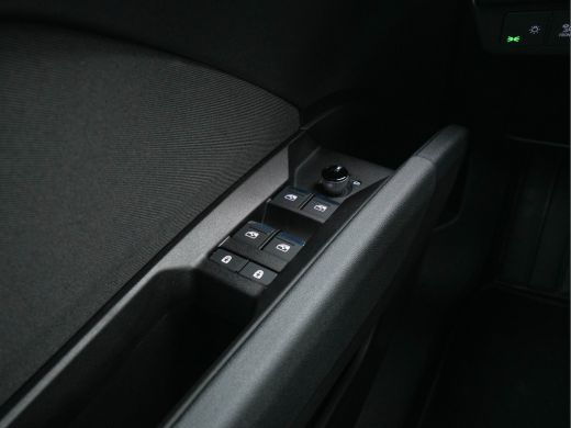 Audi Q4 e-tron 40 Launch-Edition Advanced-Plus 77 kWh [ 3-Fase ] (INCL-BTW) *HEATPUMP | ADAPT-CRUISE | MATRIX-LE... ActivLease financial lease