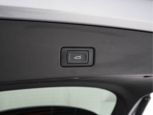Audi Q4 e-tron 40 Launch-Edition Advanced-Plus 77 kWh [ 3-Fase ] (INCL-BTW) *HEATPUMP | ADAPT-CRUISE | MATRIX-LE... ActivLease financial lease