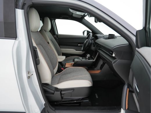 Mazda MX-30 e-SkyActiv 145 First Edition 36 kWh (INCL-BTW) *ADAPT.-CRUISE | HEAD-UP | FULL-LED | NAVI-FULLMAP... ActivLease financial lease
