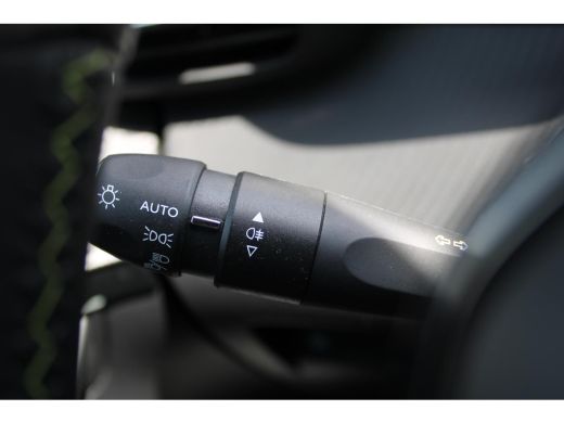 Peugeot 208 1.2 PureTech GT Pack Glazendak, Parkeersensoren V+A , sportstoelen , achteruitrijcamera ,navigati... ActivLease financial lease