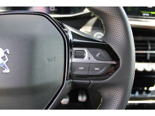 Peugeot 208 1.2 PureTech GT Pack Glazendak, Parkeersensoren V+A , sportstoelen , achteruitrijcamera ,navigati... ActivLease financial lease