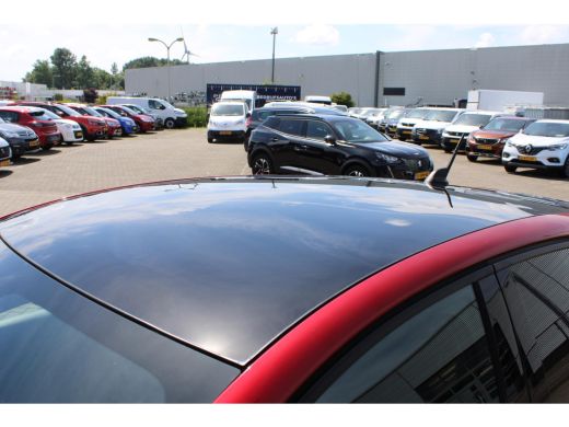 Peugeot 208 1.2 PureTech GT Pack Glazendak, Parkeersensoren V+A , sportstoelen , achteruitrijcamera ,navigati... ActivLease financial lease