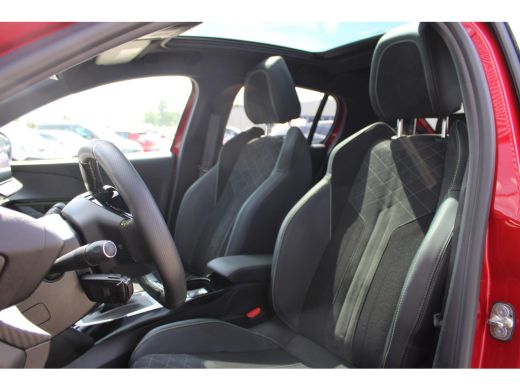 Peugeot 208 1.2 PureTech GT Pack Glazendak, Parkeersensoren V+A , sportstoelen , achteruitrijcamera ,navigati... ActivLease financial lease