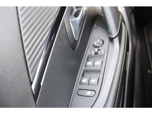Peugeot 208 1.2 PureTech GT Pack Glazendak, Parkeersensoren V+A , sportstoelen , achteruitrijcamera ,navigati... ActivLease financial lease