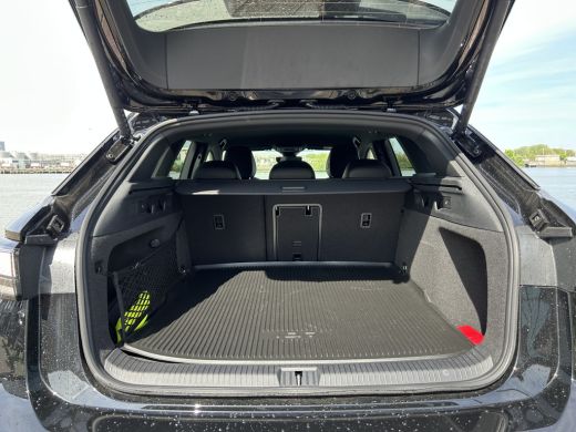 Volkswagen ID.7 Tourer Pro Business 77 kWh | Head-Up Display | Interieur pakket plus | 360 camera ActivLease financial lease