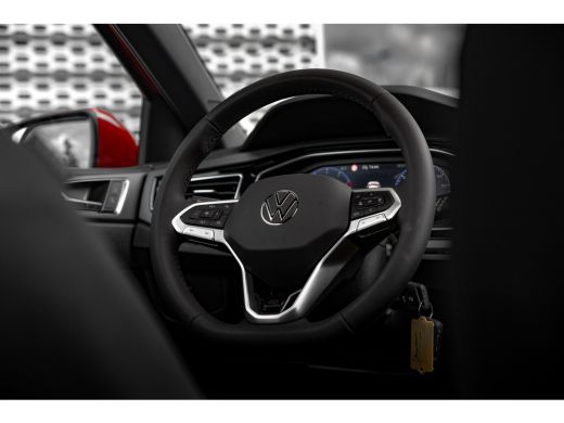 Volkswagen Polo R-Line Edition Inclusief €2000,- inruilvoordeel + €1000,- korting  | 'App-Connect' draadloze smar... ActivLease financial lease