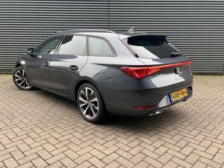 Seat Leon Sportstourer 1.0 eTSI FR Business Intense | 18'' velgen | Elektrische achterklep | Stoel- en stuurverwarming
