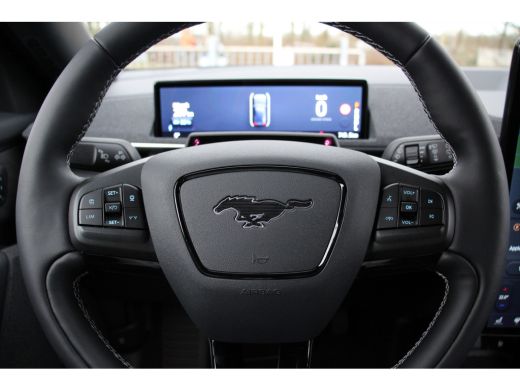 Ford Mustang Mach-E GT EXTENDED RANGE AWD | PANODAK | FULL OPTION | MAGNERIDE | LEDER/ALCANTARA | 20" LMV | 36... ActivLease financial lease