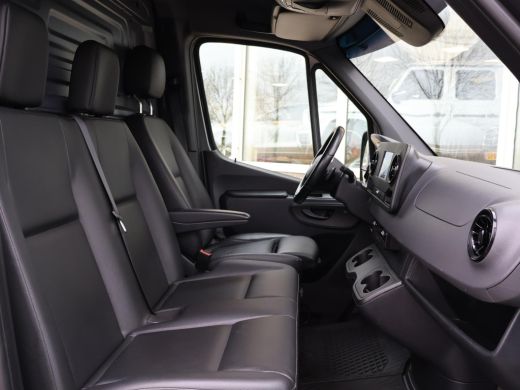 Mercedes Sprinter 319 3.0 CDI V6 190 PK L3H2 + LED / 360 CAMERA / DISTRONIC / 18 INCH / STOELVERWARMING ActivLease financial lease