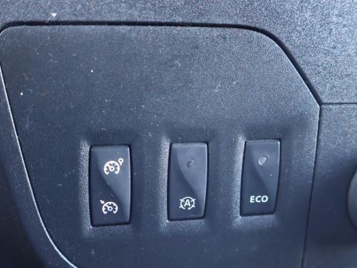 Renault Master T35 2.3 DCI 136 PK BAKWAGEN MEUBELBAK + LAADKLEP / NAVIGATIE / CRUISE / AIRCO ActivLease financial lease