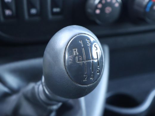 Renault Master T35 2.3 DCI 136 PK BAKWAGEN MEUBELBAK + LAADKLEP / NAVIGATIE / CRUISE / AIRCO ActivLease financial lease