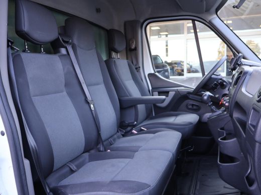 Renault Master T35 2.3 DCI 136 PK BAKWAGEN MEUBELBAK + LAADKLEP / NAVIGATIE / CRUISE / AIRCO ActivLease financial lease