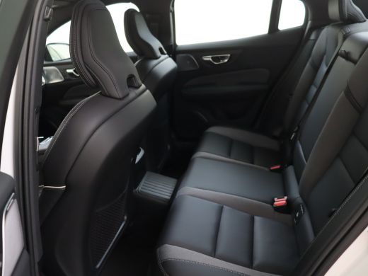 Volvo  S60 T6 Recharge AWD Ultimate Dark | Bowers & Wilkins | 360 Camera | Sportstoelen | Head-up | Trekhaak... ActivLease financial lease