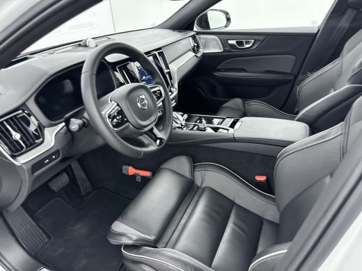 Volvo  S60 T6 Recharge AWD Ultimate Dark | Bowers & Wilkins | 360 Camera | Sportstoelen | Head-up | Trekhaak... ActivLease financial lease
