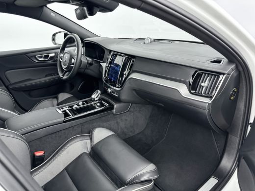Volvo  S60 T6 Recharge AWD Ultimate Dark | Bowers & Wilkins | 360 Camera | Sportstoelen | Head-up | Trekhaak... ActivLease financial lease