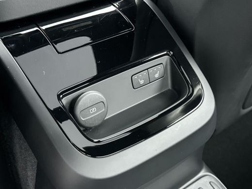 Volvo  S60 T6 Recharge AWD Ultimate Dark | Bowers & Wilkins | 360 Camera | Sportstoelen | Head-up | Trekhaak... ActivLease financial lease