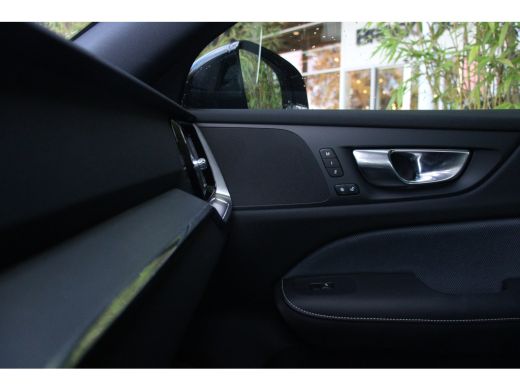 Volvo  S60 Recharge T6 AWD 350pk Plus Dark | Adaptive Cruise | BLIS | Camera | Memory Seats | Stuur/stoelver... ActivLease financial lease
