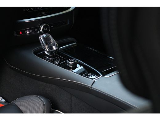 Volvo  S60 Recharge T6 AWD 350pk Plus Dark | Adaptive Cruise | BLIS | Camera | Memory Seats | Stuur/stoelver... ActivLease financial lease