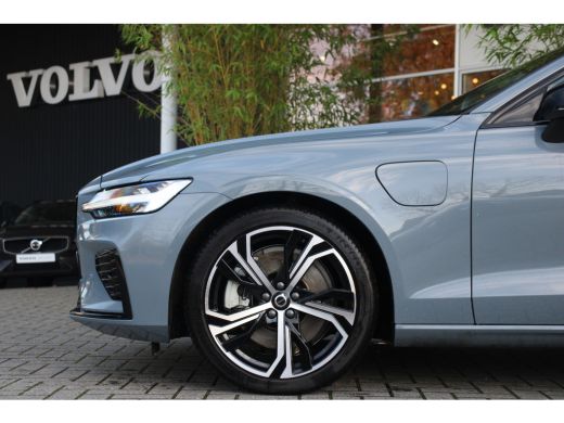 Volvo  S60 Recharge T6 AWD 350pk Plus Dark | Adaptive Cruise | BLIS | Camera | Memory Seats | Stuur/stoelver... ActivLease financial lease