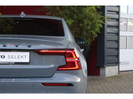 Volvo  S60 Recharge T6 AWD 350pk Plus Dark | Adaptive Cruise | BLIS | Camera | Memory Seats | Stuur/stoelver... ActivLease financial lease