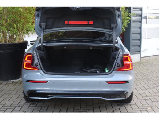 Volvo  S60 Recharge T6 AWD 350pk Plus Dark | Adaptive Cruise | BLIS | Camera | Memory Seats | Stuur/stoelver... ActivLease financial lease