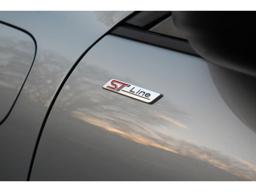 Ford Kuga 2.5 PHEV ST-Line | NL-AUTO! | CAMERA | STANDVERWARMING | NAVI | CLIMA | CRUISE | PARKEERSENSOREN ... ActivLease financial lease