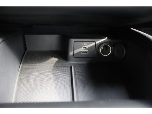 Ford Kuga 2.5 PHEV ST-Line | NL-AUTO! | CAMERA | STANDVERWARMING | NAVI | CLIMA | CRUISE | PARKEERSENSOREN ... ActivLease financial lease