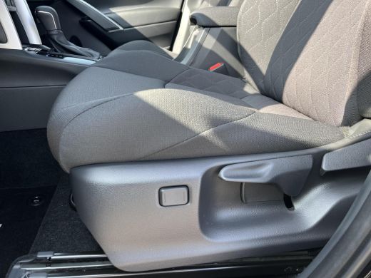 Toyota Corolla Cross Hybrid 140 Dynamic ActivLease financial lease