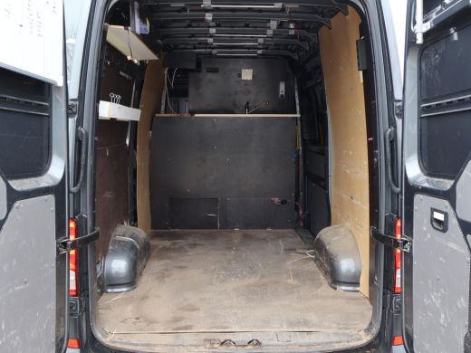 Volkswagen Crafter 35 2.0 TDI 140 PK DSG L3H3 + 3000 KG TREKHAAK + ADAPTIVE CRUISE / STUUR+ STOELVERW. / MASSAGE / L... ActivLease financial lease