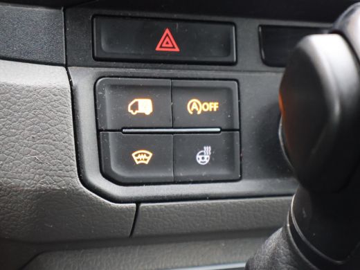 Volkswagen Crafter 35 2.0 TDI 140 PK DSG L3H3 + 3000 KG TREKHAAK + ADAPTIVE CRUISE / STUUR+ STOELVERW. / MASSAGE / L... ActivLease financial lease