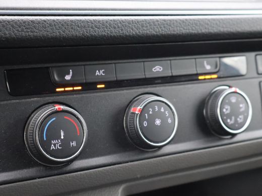 Volkswagen Crafter 35 2.0 TDI 140 PK DSG L3H3 + 3000 KG TREKHAAK + ADAPTIVE CRUISE / STUUR+ STOELVERW. / MASSAGE / L... ActivLease financial lease