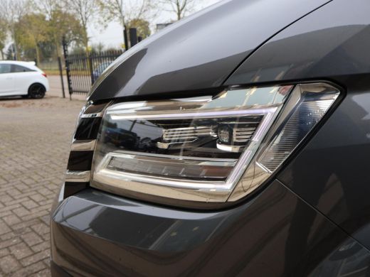 Volkswagen Crafter 35 2.0 TDI 140 PK DSG L3H3 + 3000 KG TREKHAAK + ADAPTIVE CRUISE / STUUR+ STOELVERW. / MASSAGE / L... ActivLease financial lease