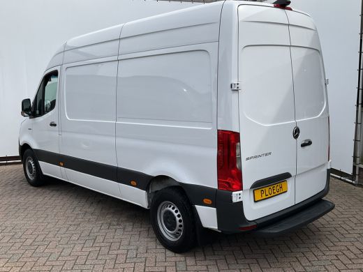 Mercedes Sprinter 55kWh 3-Pers L2H2 Snellader Camera Hoog Lang Stoelverwarming 3 zits ActivLease financial lease