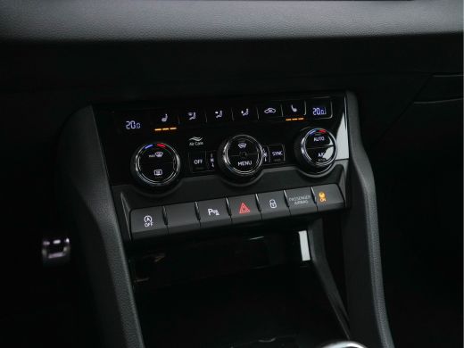 Skoda Karoq 1.5 TSI ACT Sportline Business *DIGI-COCKPIT | FULL-LED | DAB | KEYLESS | CAMERA | NAVI-FULLMAP |... ActivLease financial lease