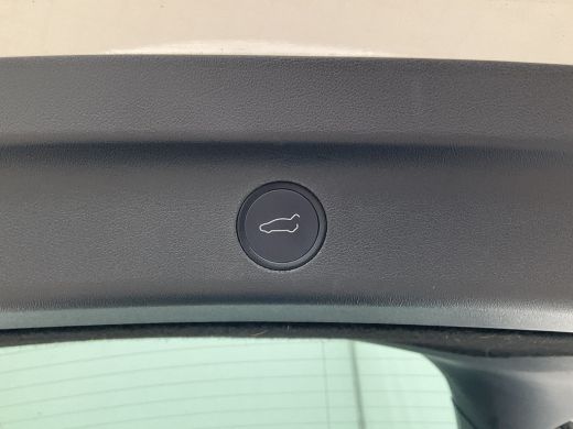Tesla Model Y Long Range AWD 75 kWh Autopilot Stoelverw voor/achter BTW auto Dual Motor ActivLease financial lease