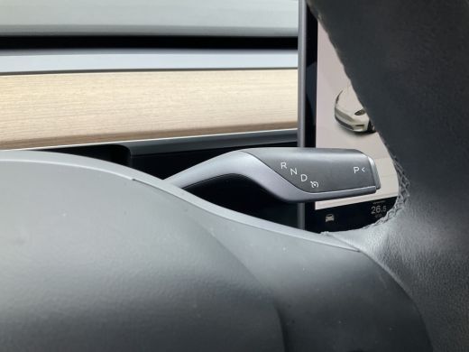 Tesla Model Y Long Range AWD 75 kWh Autopilot Stoelverw voor/achter BTW auto Dual Motor ActivLease financial lease
