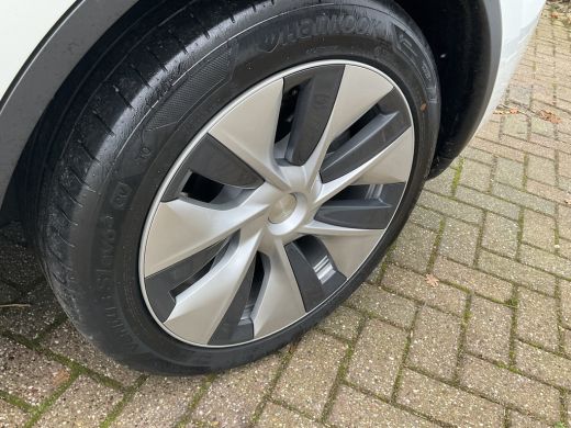 Tesla Model Y Long Range AWD 75 kWh Autopilot Stoelverw voor/achter BTW auto Dual Motor ActivLease financial lease