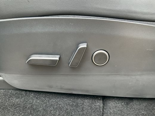 Tesla Model Y Long Range AWD 75 kWh Autopilot Stoelverw voor/achter BTW auto Dual Motor ActivLease financial lease