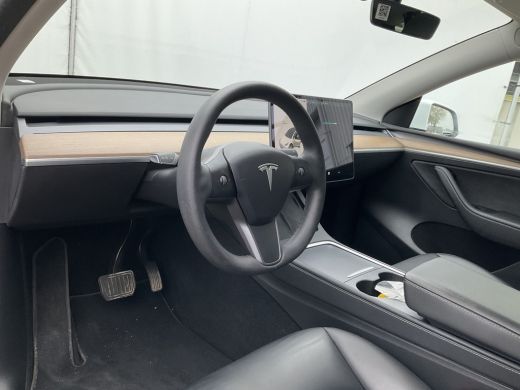 Tesla Model Y Long Range AWD 75 kWh Autopilot Stoelverw voor/achter BTW auto Dual Motor ActivLease financial lease