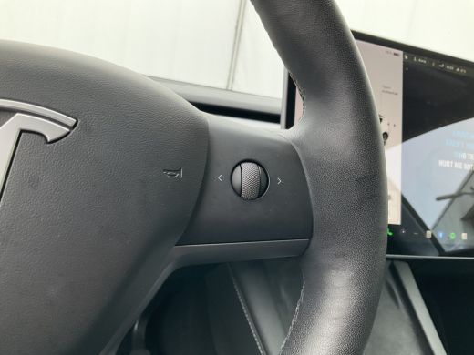 Tesla Model Y Long Range AWD 75 kWh Autopilot Stoelverw voor/achter BTW auto Dual Motor ActivLease financial lease