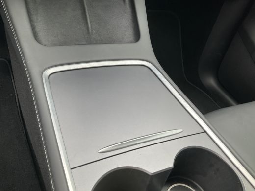 Tesla Model Y Long Range AWD 75 kWh Autopilot Stoelverw voor/achter BTW auto Dual Motor ActivLease financial lease