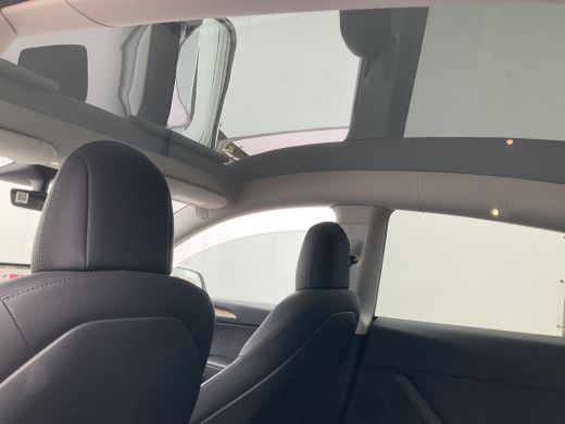 Tesla Model Y Long Range AWD 75 kWh Autopilot Stoelverw voor/achter BTW auto Dual Motor ActivLease financial lease