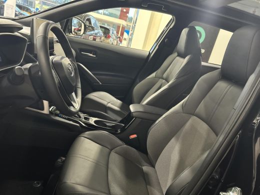Toyota Corolla Cross Hybrid 140 Black Edition ActivLease financial lease